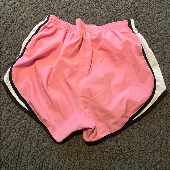 Nike Dri Fit short - Picture 2 of 4